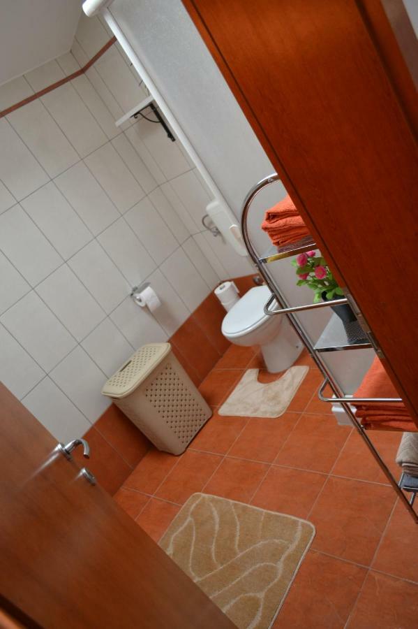 Apartment Din Баньоле Екстер'єр фото