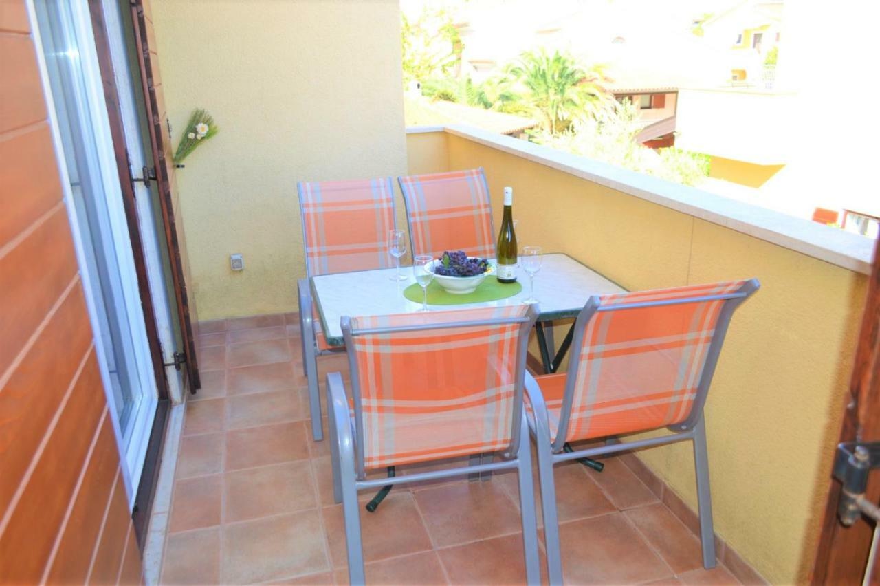 Apartment Din Баньоле Екстер'єр фото